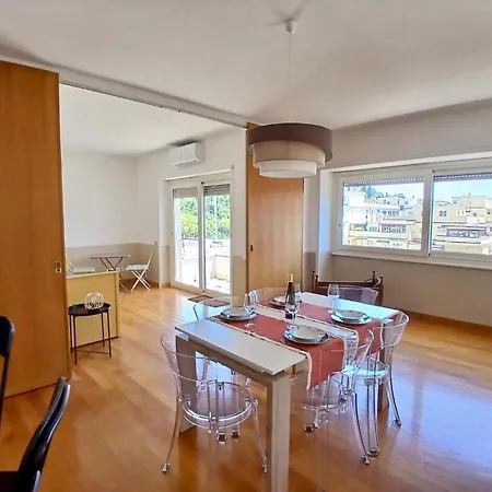 Luce, Silenzio Ed Eleganza Nel Cuore Di Apartmán *